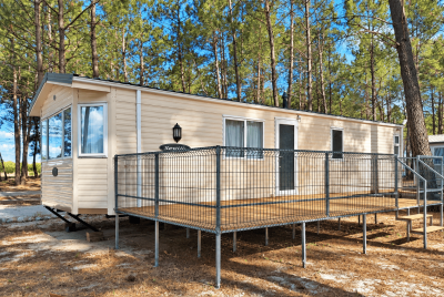 Sunlit-mobile-home-with-timber-terrace