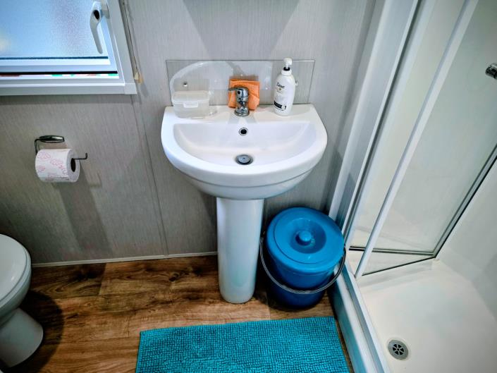 Image No.21-3 Bed Mobile Home for sale