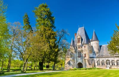 Chateau-de-Javarzay-LR-cHEF-bOUTONNE