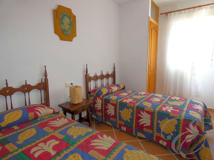 Image No.13-7 Bed Property for sale