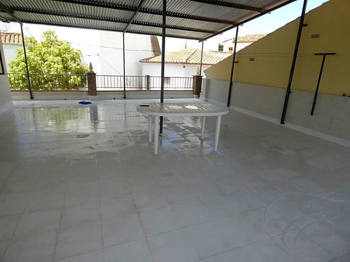 Image No.15-7 Bed Property for sale