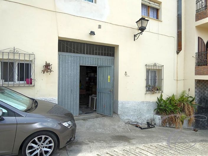 Image No.22-7 Bed Property for sale