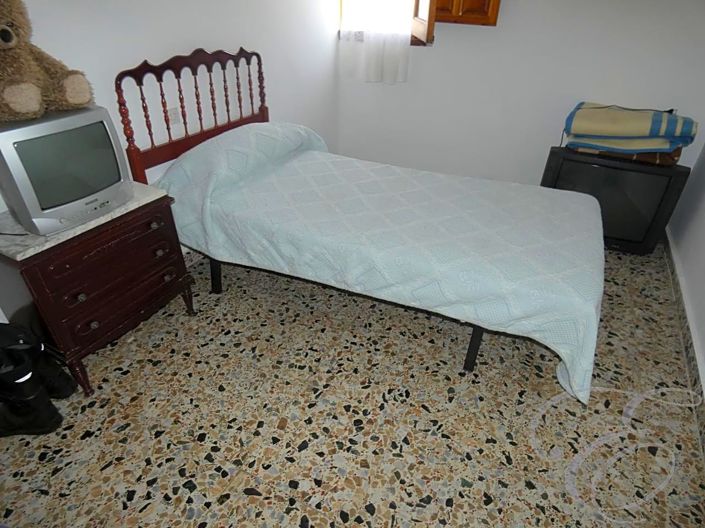 Image No.8-7 Bed Property for sale