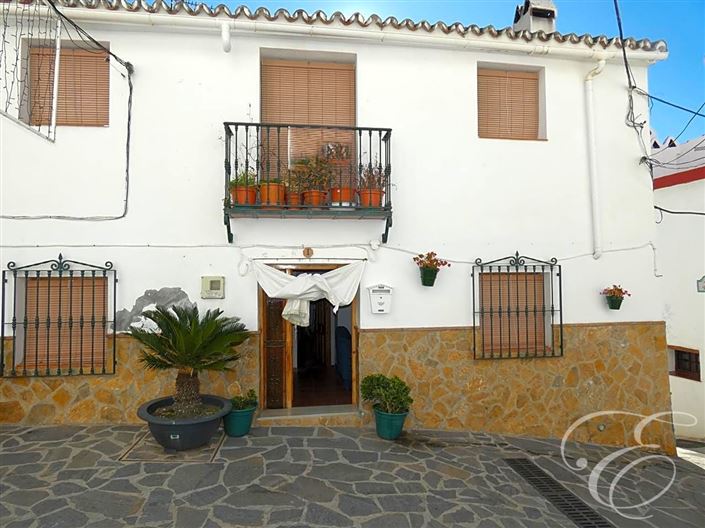 Image No.2-5 Bed Property for sale