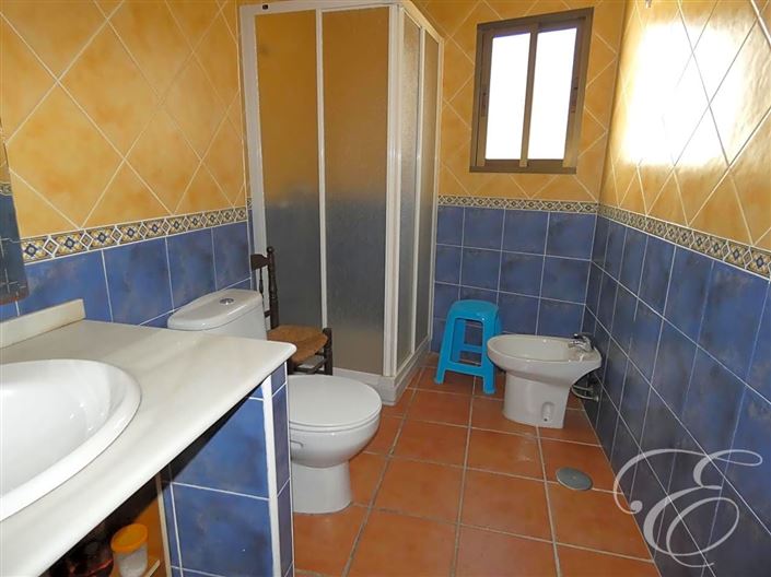 Image No.7-5 Bed Property for sale