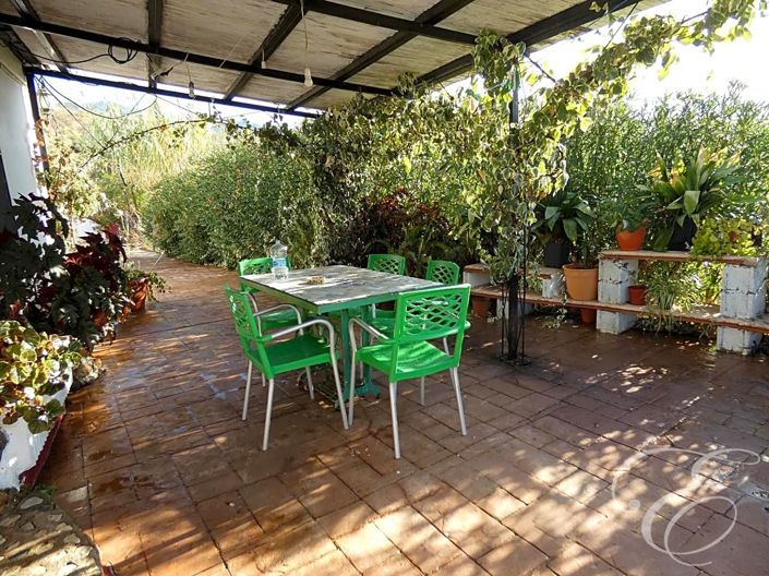 Image No.3-3 Bed Property for sale