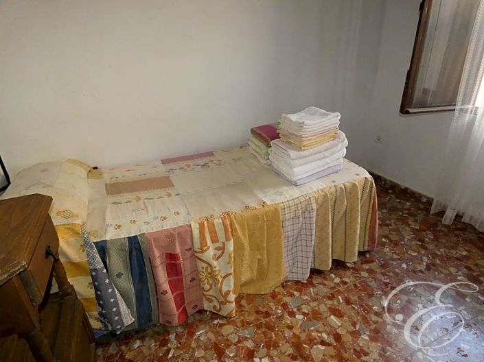 Image No.8-3 Bed Property for sale