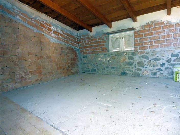 Image No.14-3 Bed Property for sale