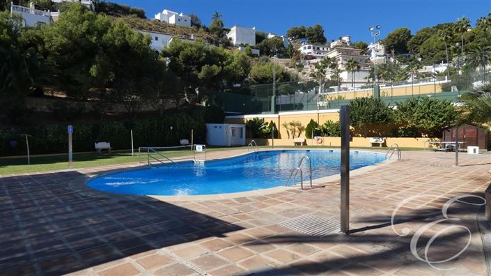 Image No.17-4 Bed Property for sale