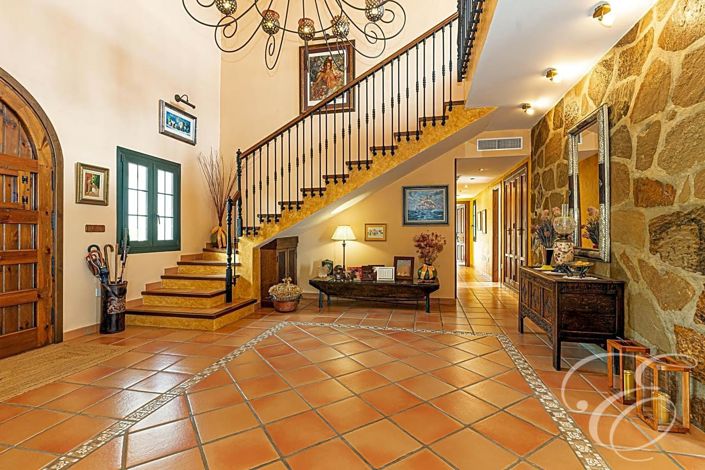 Image No.13-4 Bed Property for sale