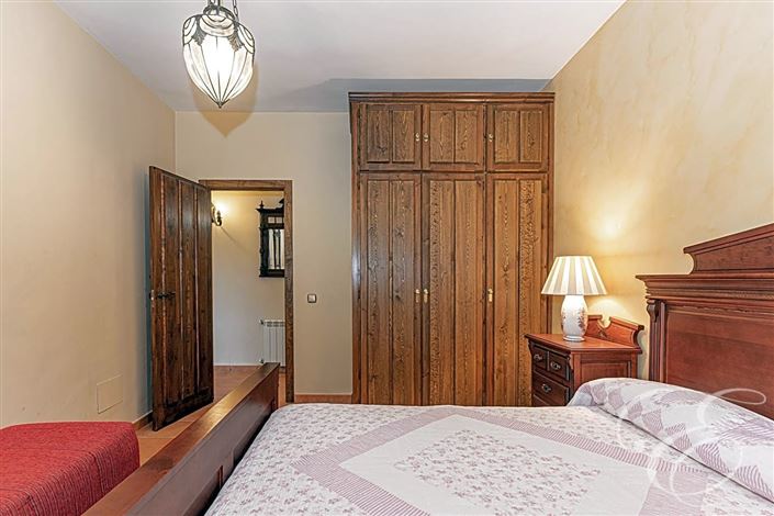 Image No.24-4 Bed Property for sale