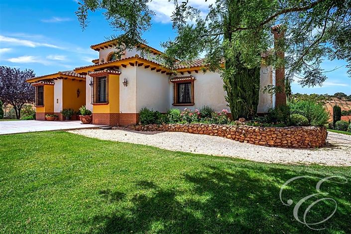 Image No.34-4 Bed Property for sale