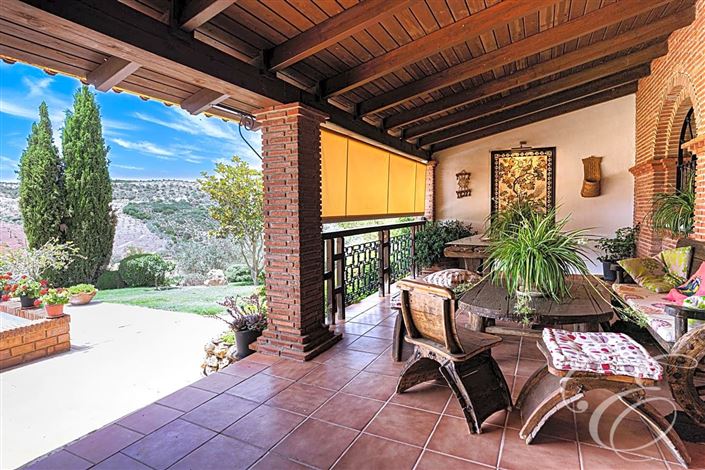 Image No.37-4 Bed Property for sale