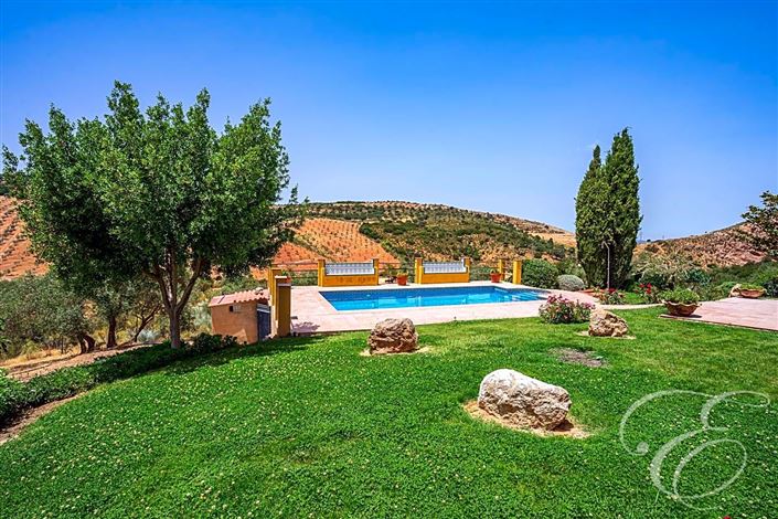 Image No.4-4 Bed Property for sale