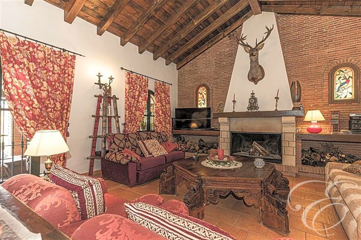 Image No.8-4 Bed Property for sale