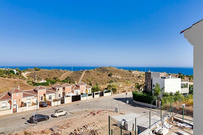 Image No.8-3 Bed Property for sale