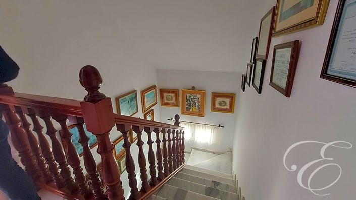 Image No.13-5 Bed Property for sale