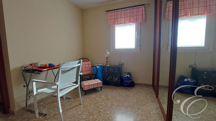 Image No.14-5 Bed Property for sale