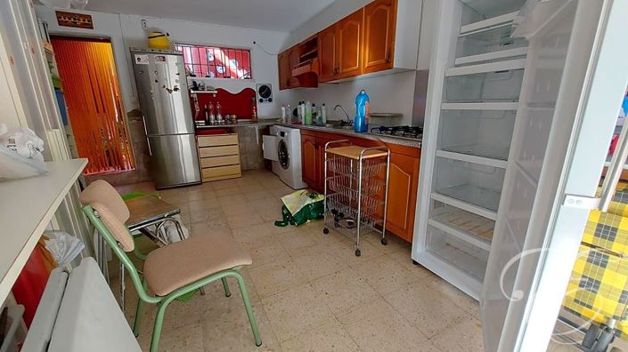 Image No.17-5 Bed Property for sale