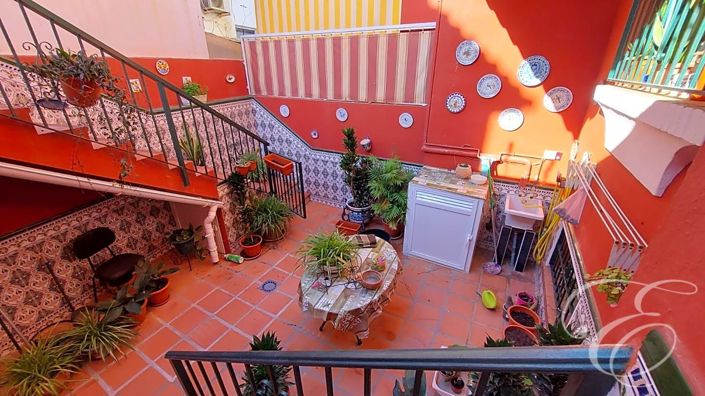 Image No.23-5 Bed Property for sale