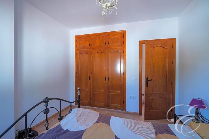 Image No.14-4 Bed Property for sale