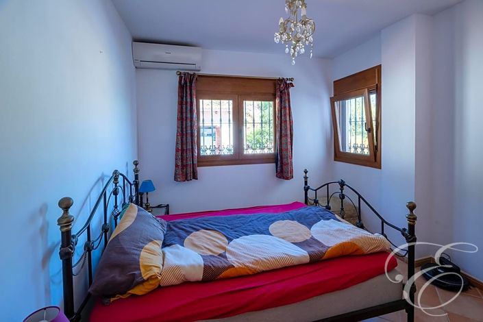 Image No.15-4 Bed Property for sale