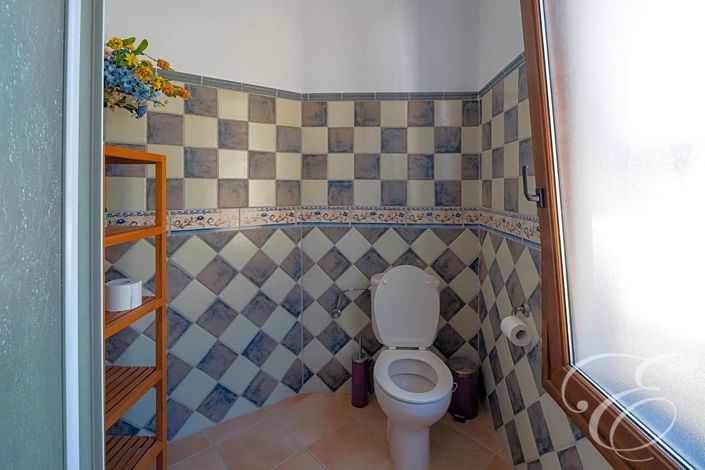 Image No.18-4 Bed Property for sale