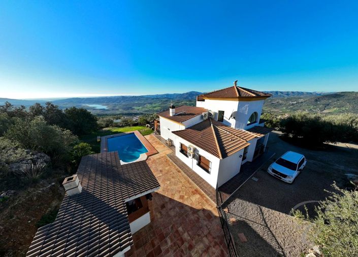 Image No.24-4 Bed Property for sale