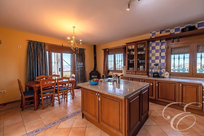 Image No.8-4 Bed Property for sale