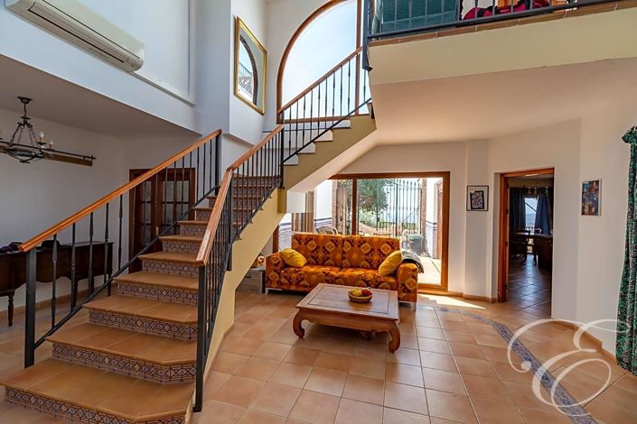 Image No.10-4 Bed Property for sale