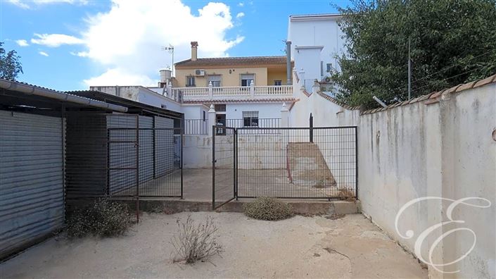 Image No.15-3 Bed Property for sale