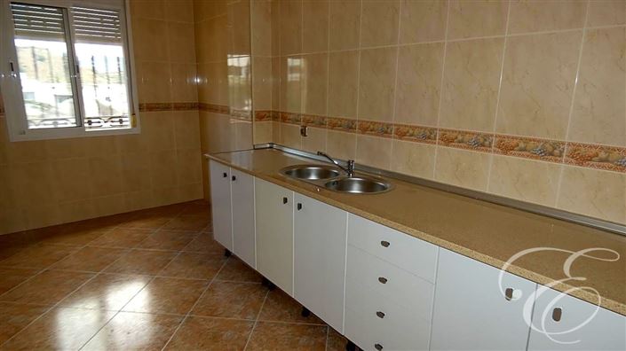 Image No.17-3 Bed Property for sale