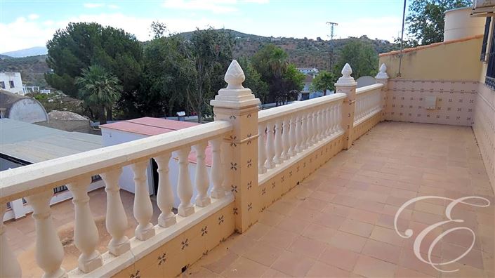 Image No.18-3 Bed Property for sale