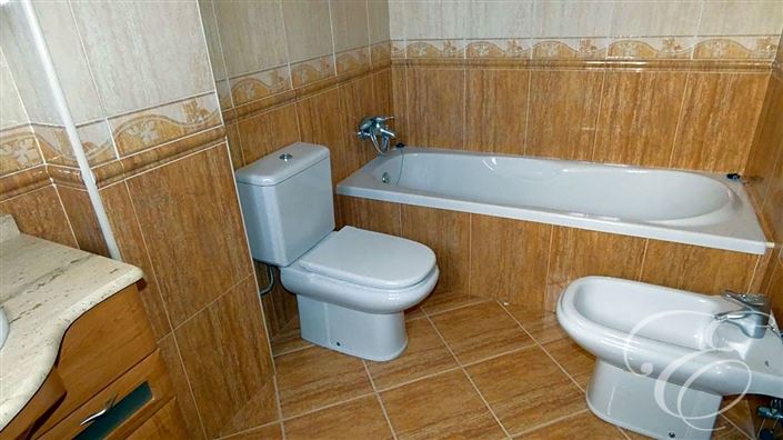 Image No.20-3 Bed Property for sale