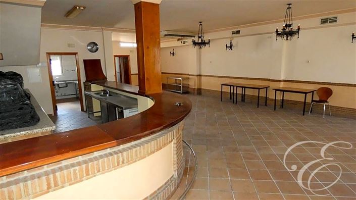 Image No.3-3 Bed Property for sale