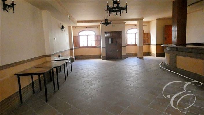 Image No.8-3 Bed Property for sale