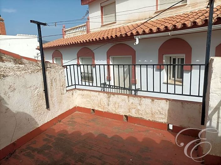 Image No.2-6 Bed Property for sale