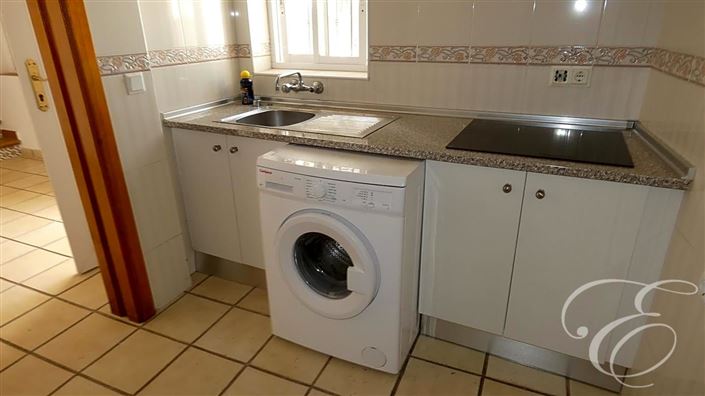 Image No.15-7 Bed Property for sale