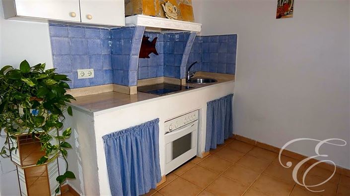 Image No.21-7 Bed Property for sale