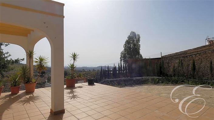 Image No.3-7 Bed Property for sale