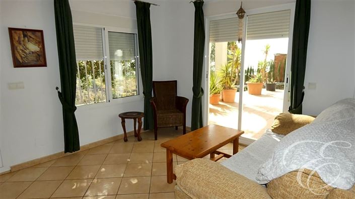 Image No.5-7 Bed Property for sale