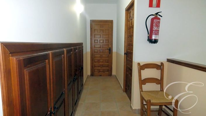 Image No.10-10 Bed Property for sale