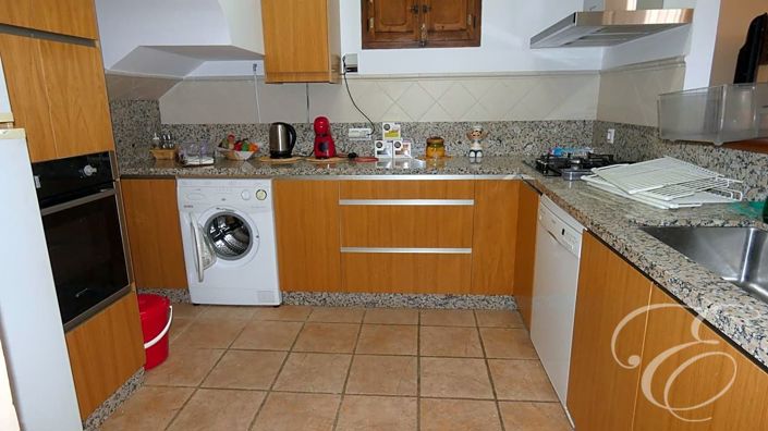 Image No.5-10 Bed Property for sale