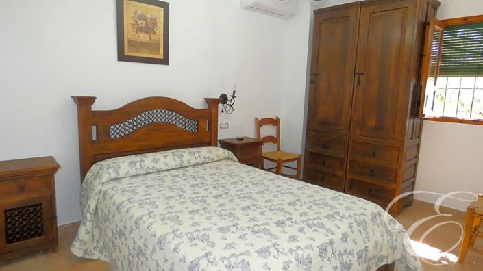 Image No.6-10 Bed Property for sale