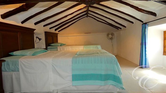 Image No.28-6 Bed Property for sale