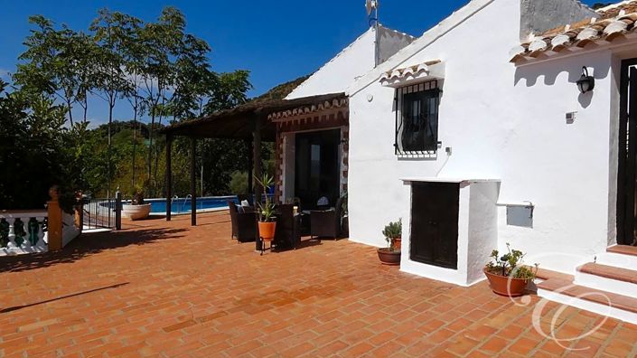 Image No.36-6 Bed Property for sale