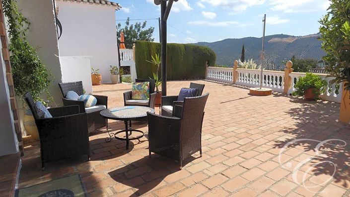 Image No.5-6 Bed Property for sale