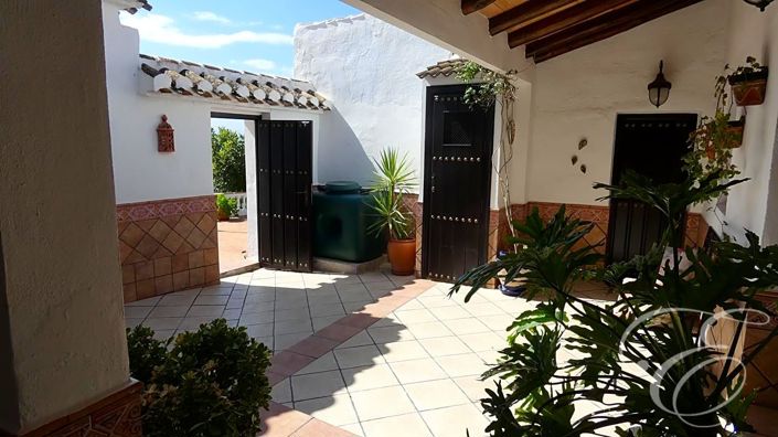 Image No.7-6 Bed Property for sale