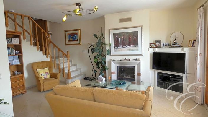 Image No.8-6 Bed Property for sale