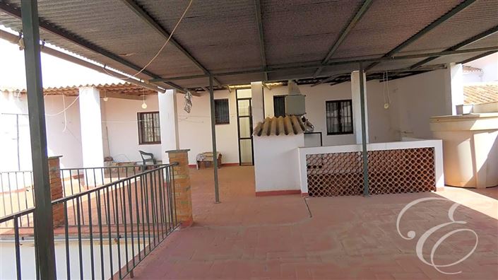 Image No.2-14 Bed Property for sale